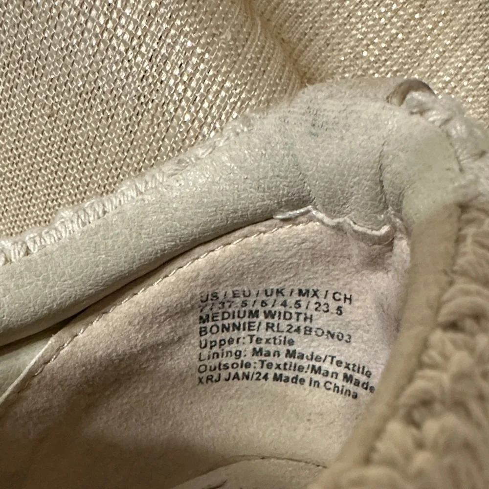 🤎Kenneth Cole Reaction Women's Woven Slip-On Sneakers in Beige•Size 7